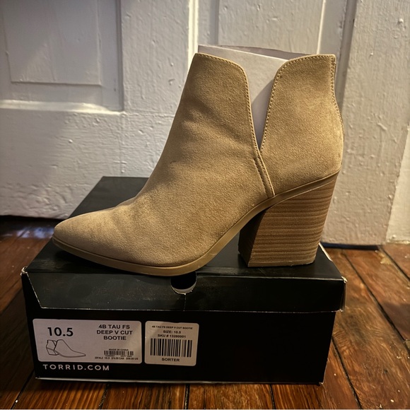 Torrid | Beige Pointed Toe V-Cut Bootie | 10 Extra Wide Width - Picture 11 of 15